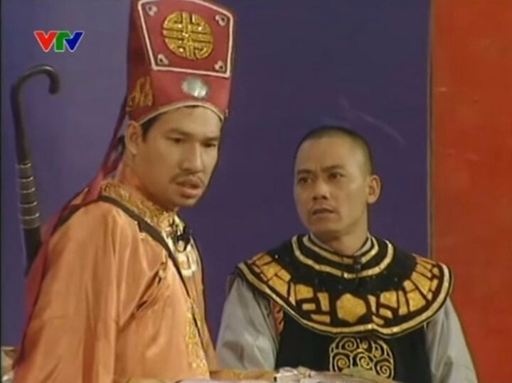 Xuất hiện trong Táo quân qua các năm 2006, 2008, 2009, 2012, diễn viên Bình Trọng được đánh giá là Thiên Lôi gắn bó lâu nhất với chương trình. Tạo hình Thiên Lôi khi đó đơn giản, thậm chí anh mặc quần jeans, đi giày thể thao, để đầu trần và cầm vợt muỗi thay vì búa tầm sét. Điệu bộ của "Thiên Lôi" Bình Trọng lúc nào cũng khúm núm, sợ sệt.