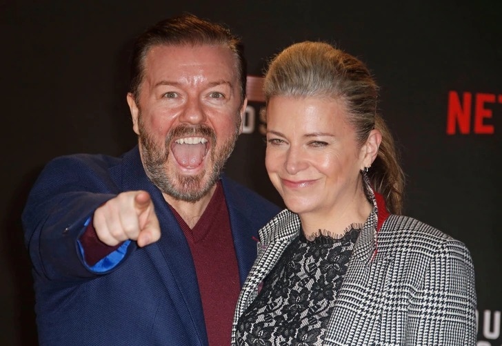 Ricky Gervais và Jane Fallon bất chấp mọi khó khăn, thể hiện một tình yêu kiên cường và bền bỉ