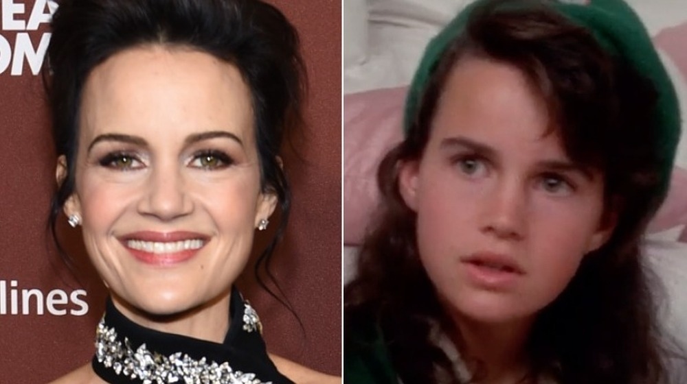 Trong bộ phim điện ảnh kinh điển đình đám năm 1989 Troop Beverly Hills, Carla Gugino đã phải nói dối về tuổi của mình để có được một vai trong phim. Gugino nói: "Tôi 16 tuổi nhưng đã nói dối rằng mình mới 14 tuổi để nhận được vai. Tôi đã nói với đạo diễn khi phim đã đi đủ xa và tôi biết họ không thể sa thải tôi. Đạo diễn sau đó cho biết sẽ không bao giờ thuê tôi, nếu tôi biết tôi 16 tuổi". 
