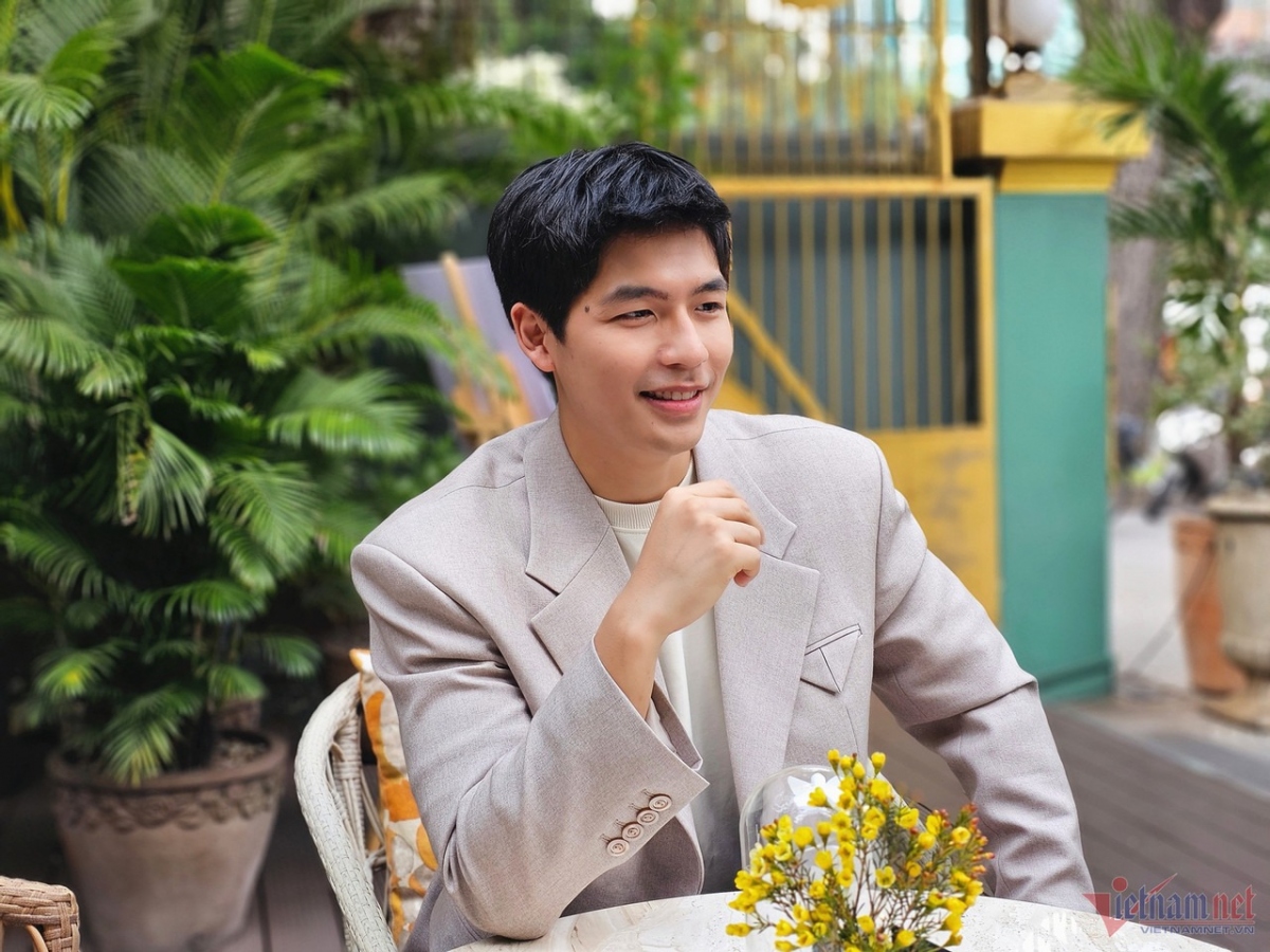 Diễn viên Quốc Anh từng sợ một thời gian do bị quấy rối tình dục năm 17 tuổi. "Thời mới vào showbiz, tôi rất cảnh giác nhưng dần trở nên thoải mái. Hiện tại, tôi có khá nhiều bạn trong giới, cùng chơi cùng ngủ rất vui vẻ, bình thường", nam diễn viên cho biết. (Theo: Vietnamnet)