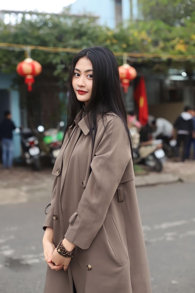 Trong đêm chung kết Hoa hậu Hoàn vũ Việt Nam 2023, ở phần thi ứng xử Top 5 hay phần thi hùng biện Top 2, Xuân Hạnh đều luôn thể hiện sự tự tin, thuyết phục người nghe.