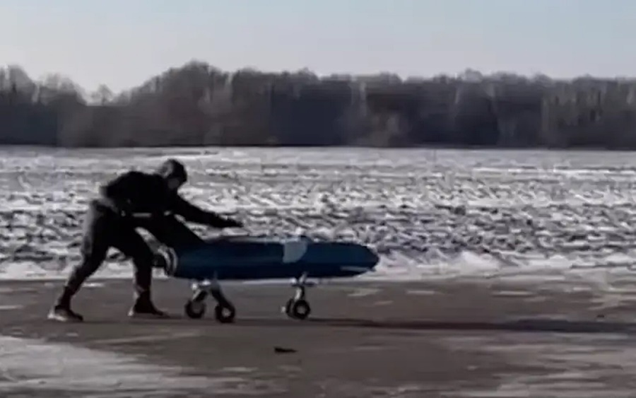 Ảnh trích từ clip của Militarnyi về UAV phản lực nghi là của Ukraine.