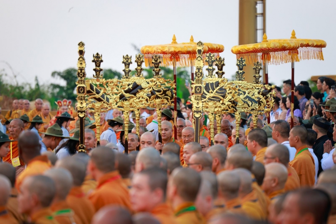 Lễ an vị tôn tượng được tổ chức long trọng và thiêng liêng. Ảnh: Minh Tú.