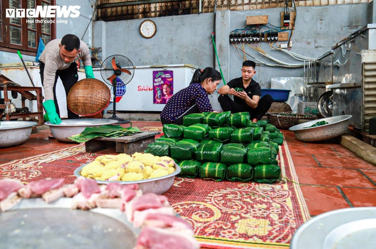 Around 70% of total households in the village, equal to 300 households, are typically busy between November and December during the lunar calendar each year.