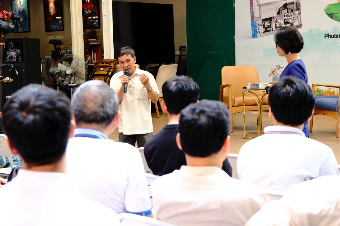 Sinh ra và lớn lên tại vùng Ông Tạ, cộng thêm “chân đi” của người làm báo, Cù Mai Công đã cất giữ cho mình một “kho tài sản” vô giá về nhịp sống phong phú của Sài Gòn trong một giai đoạn rất đặc biệt