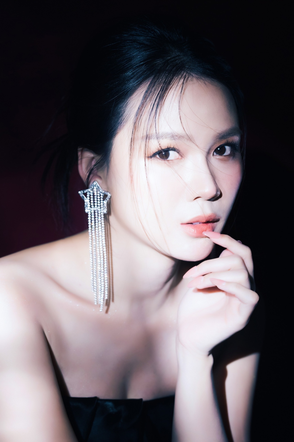 "Không có niềm hạnh phúc nào bằng việc mình đang mang trong bụng đứa con đâu. Sam sẽ mãi mãi không quên giây phút siêu âm và lần đầu nghe tim thai của em bé. Sam cho rằng, phụ nữ được yêu thương thì sẽ luôn ở trong trạng thái vui vẻ, tươi tắn.