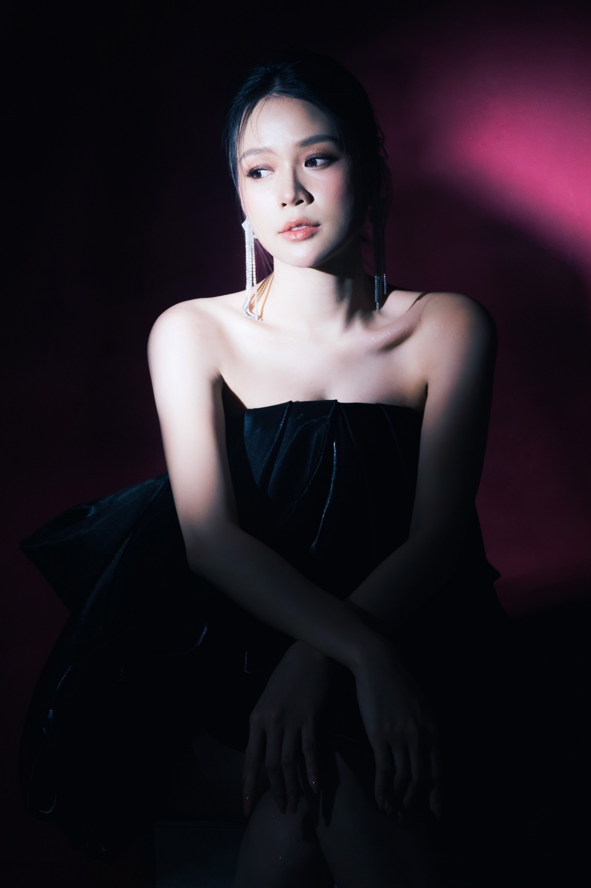 Nhiều năm hoạt động trong showbiz, Sam nhận được nhiều thứ. Có thời điểm Sam chỉ mải mê đi làm, quên mất việc phải dành thời gian cho bản thân. Đến khi lập gia đình, Sam nghĩ mình nên đi chậm lại 1 chút. Tiền có thể kiếm ít hơn, công việc có thể làm ít hơn nhưng quan trọng hơn cả là bản thân mình hạnh phúc", Sam chia sẻ.