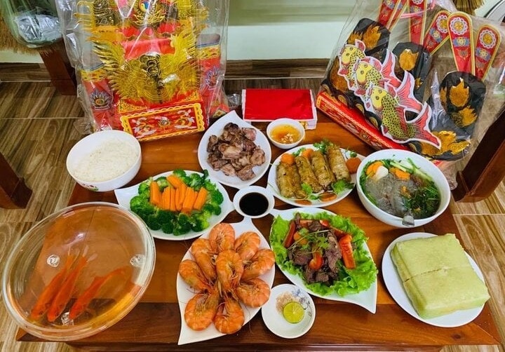 Lễ cúng ông Táo cần phải được tiến hành trước 12h ngày 23 tháng Chạp. (Ảnh: infonet.vn)