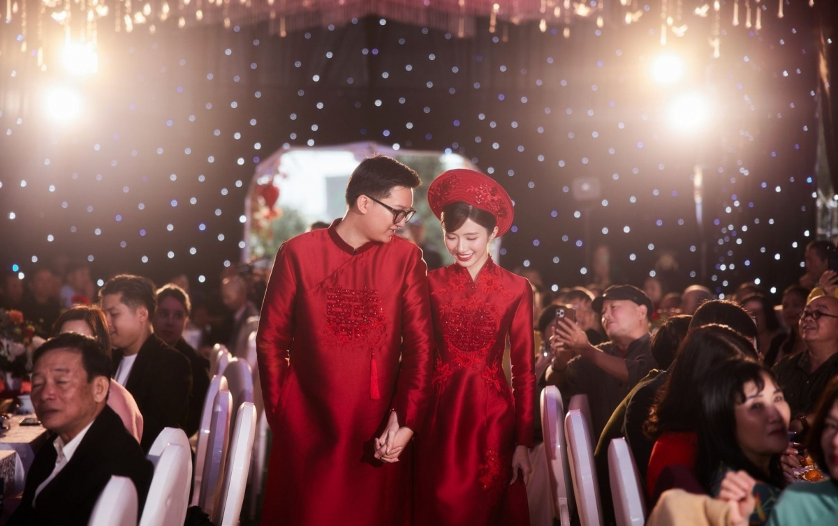 Chồng Ngọc Huyền là Duy Minh, kém cô 1 tuổi, mới đi du học về và cũng là cháu trai của 'Táo giao thông' NSƯT Chí Trung.