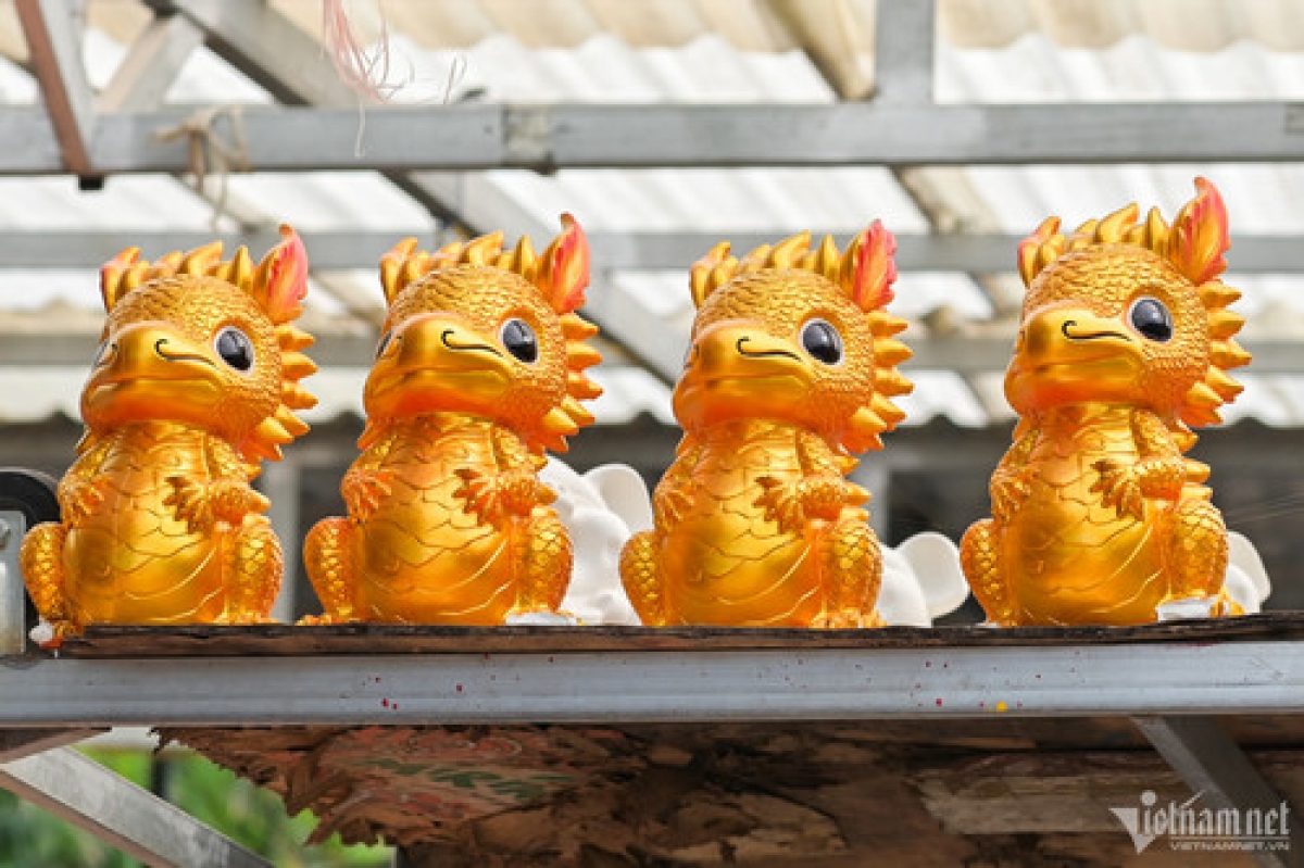 As a result, Lai Thieu's clay figurines are gaining greater attention and are even competing with items made from plastic or wood.