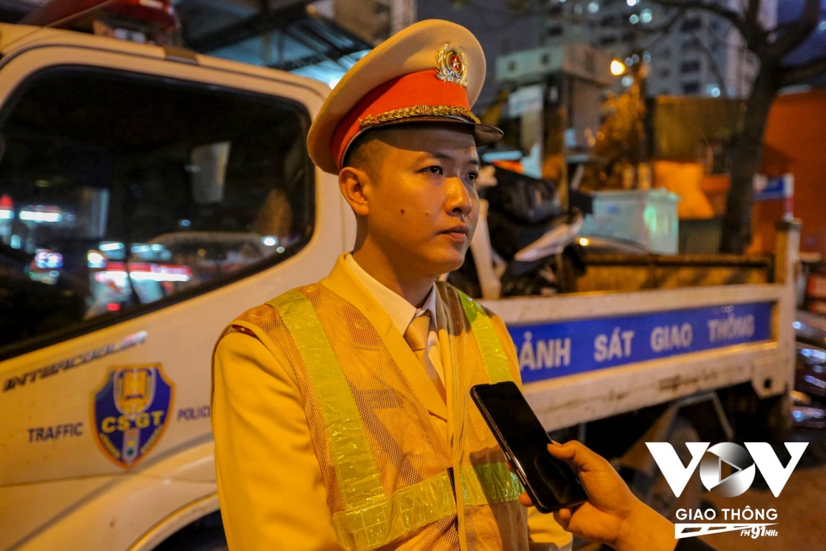 Theo Đại úy Nguyễn Hải Anh, cán bộ tổ công tác Y9/141, Công an TP. Hà Nội, nhiều trường hợp vi phạm nồng độ cồn không làm chủ được hành vi của bản thân, nên khi vào làm việc với tổ công tác đã không chấp hành và có những lời lẽ khiếm nhã. Các trường hợp này cũng gây rất nhiều khó khăn trong công tác kiểm tra và xử lý của lực lượng chức năng.