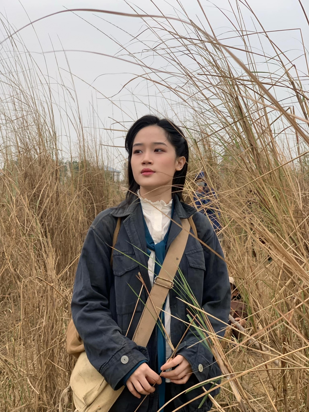 Cao Thùy Linh cho biết, cô khá bất ngờ và hoang mang khi mấy ngày gần đây, bộ phim "Đào, phở và piano" được khán giả chú ý đặc biệt: "Khoảng 3 ngày nay, tôi có xem tin tức trên mạng xã hội, không ngờ phim lại được chú ý như vậy. Khi mọi người khen ngợi vai diễn của mình, tôi lại sợ nhiều hơn là vui. Tôi là diễn viên tay ngang, những thứ mình làm được có sự hỗ trợ, giúp sức của nhiều người".