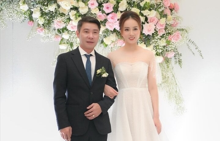 Trước thông tin nhiều người cho rằng NSND Công Lý khó hồi phục, Ngọc Hà - vợ NSND Công Lý cho biết cô sẽ không có phản ứng nào tiêu cực cả. Ngọc Hà nói: "Bệnh tật đã có bác sĩ khám và điều trị. Mỗi người một thể trạng không thể áp dụng người này vào người kia. Sức khoẻ anh Lý còn tiến triển nên tôi sẽ luôn nỗ lực trong mọi khả năng". Theo đó, bà xã NSND Công Lý luôn giữ cho mình tinh thần tích cực, lạc quan trong quá trình giúp chồng hồi phục sau cơn đột quỵ. (Theo: VTC News)