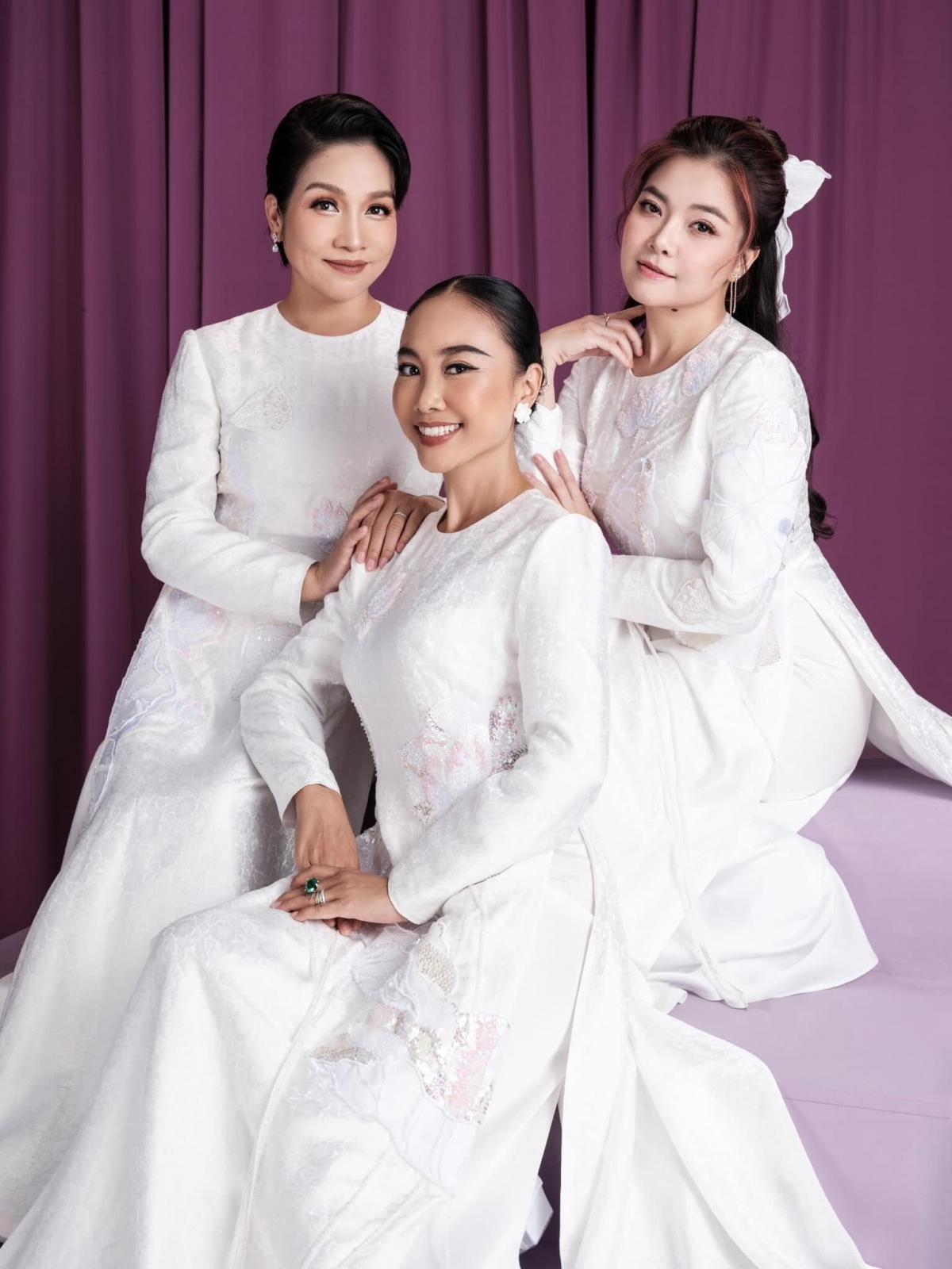 Sau gần 3 năm sang Singapore định cư, Đoan Trang tái xuất ở show Chị đẹp đạp gió rẽ sóng. Nữ ca sĩ thừa nhận cô đến với chương trình với một tâm thế "chiến đấu" hết mình. Dừng lại sau đêm công diễn 4, tuy nhiên Đoan Trang vẫn dành được nhiều tình cảm của khán giả. Trong 2 lần đảm nhận vai trò đội trưởng, nữ ca sĩ đều cố gắng hết mình với những màn biểu diễn của nhóm. (Theo: Vietnamnet)