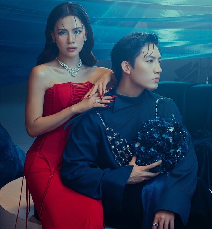 Sau chương trình Ca sĩ mặt nạ, Hà Nhi và Anh Tú được đông đảo khán giả biết đến là đôi “tri âm tri kỷ” trong âm nhạc. Bản song ca Chắc anh đang - Lời tạm biệt chưa nói của cả hai nhận được sự yêu thích đặc biệt. Nhiều người thừa nhận Hà Nhi và Anh Tú là một đôi song ca “trời sinh” với chất giọng hòa quyện, luôn biết ý để tôn nhau lên để thăng hoa và tỏa sáng. (Theo: VTC News)