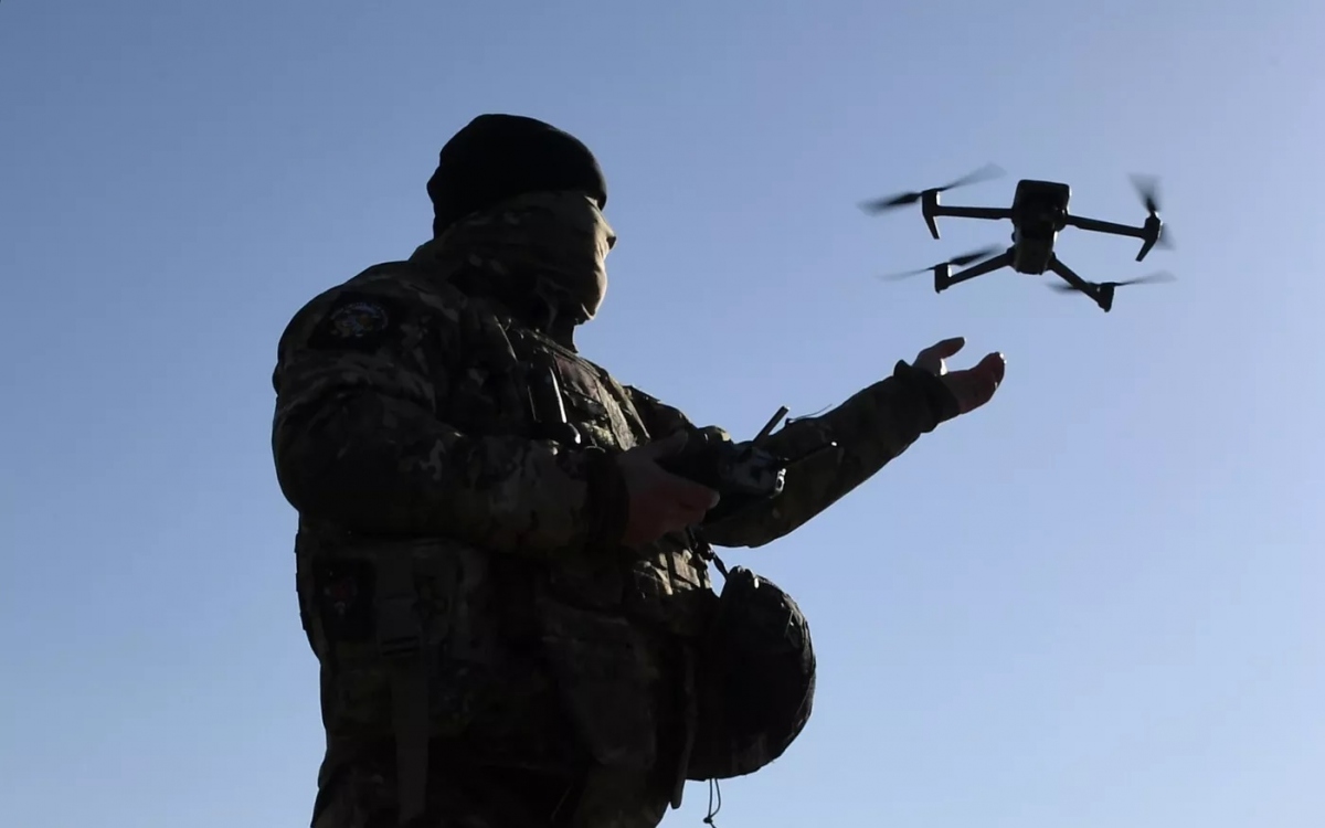 Lính Nga và UAV của Nga. Ảnh: Sputnik.