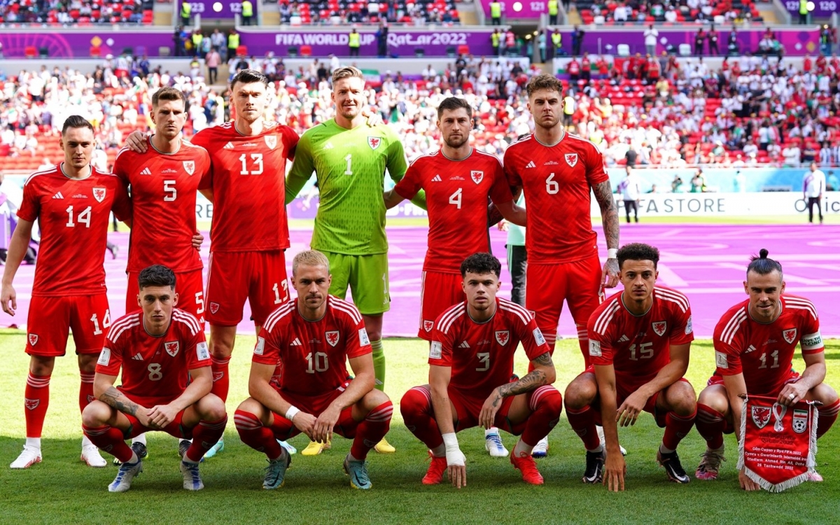 ĐT Xứ Wales có biệt danh “Rồng lửa” và đã thực sự bay cao khi vào tới bán kết EURO 2016. Họ cũng giành vé tham dự VCK World Cup 2022 nhưng không thể vượt qua vòng bảng. (Ảnh: Getty)