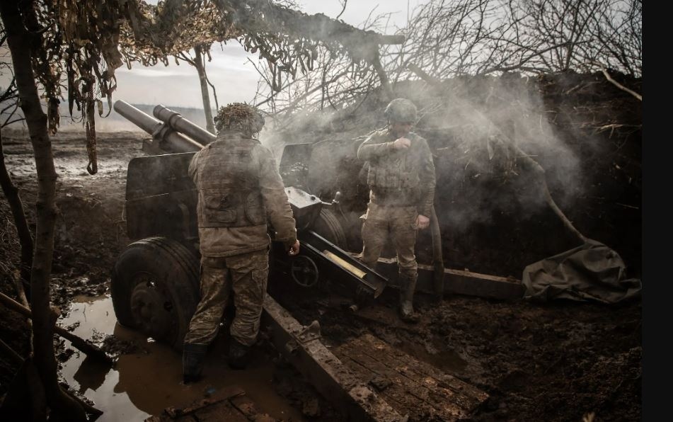 Quân đội Ukraine ở khu vực Avdiivka. Ảnh: New York Times