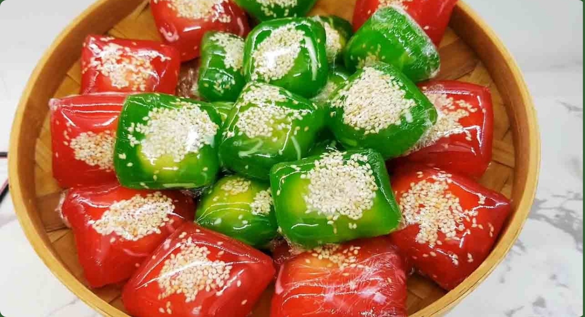 Bánh phu thê là lễ vật không thể thiếu trong đám cưới, đám hỏi và các dịp lễ tết. 