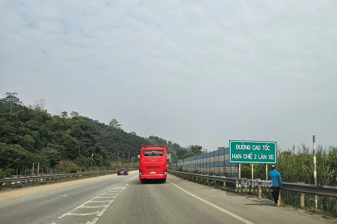 Tuyến cao tốc Nội Bài-Lào Cai, đoạn Yên Bái - Lào Cai chỉ có 2 làn xe.