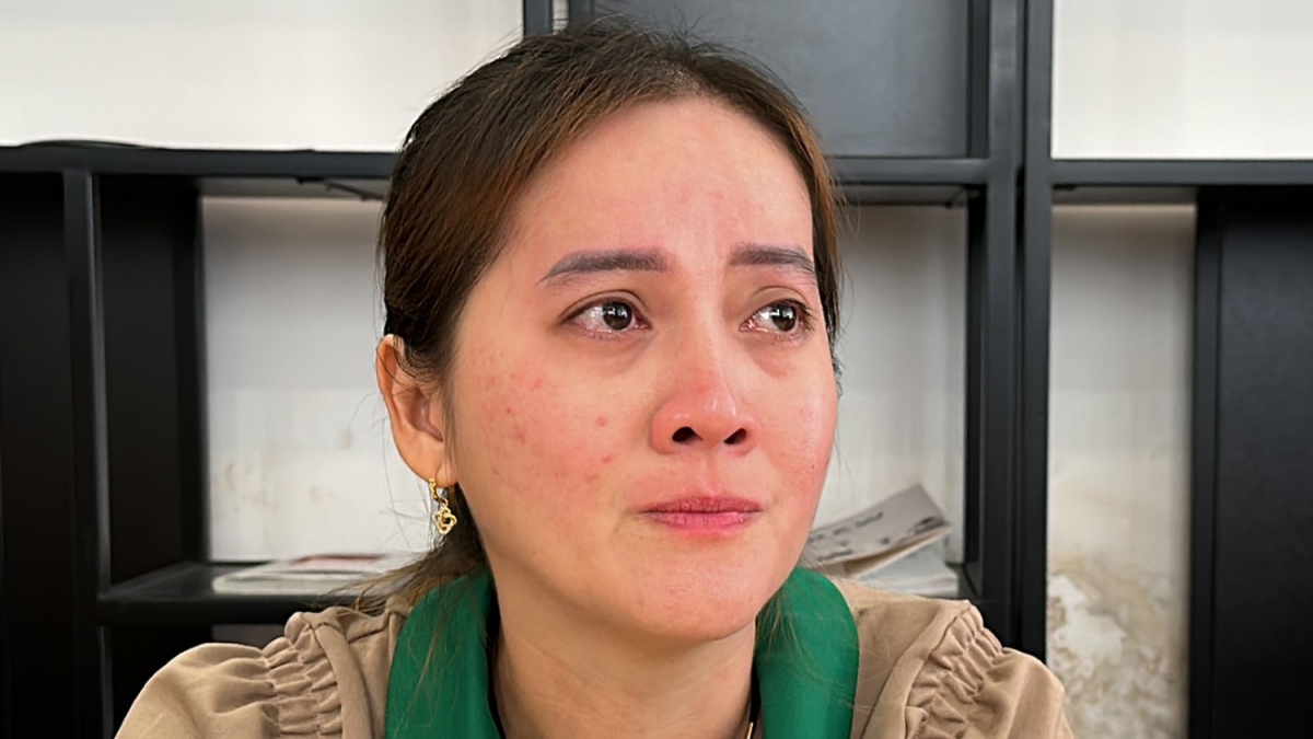 Con gái NSƯT Vũ Linh chia sẻ: "Nguyên hôm nay không biết xảy ra việc gì, nhưng tôi nhận nhiều tin nhắn. Tôi đã có bài viết nói về chuyện sao kê, chưa bao giờ lên tiếng ngừng sao kê nhưng không hiểu tin ở đâu cho là gia đình tôi không thực hiện việc đó", Hồng Loan chia sẻ. Cô cũng cho biết thông tin cô không sao kê xuất hiện trên mạng là bịa đặt. Cô cầu xin khán giả lắng nghe thông tin từ hai phía, tránh hoang mang vì thông tin chưa được kiểm chứng. "Mong khán giả thông cảm cho tôi. Chúng tôi sẽ thông báo đến đại gia đình thông tin chính xác nhất", Hồng Loan chia sẻ thêm. (Nguồn: VTC News)