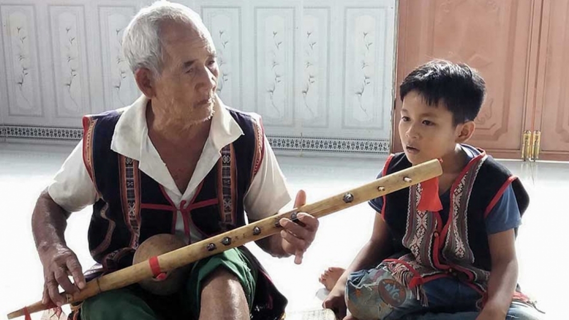 Nghệ nhân Rơ Châm Nha - "Pho sử thi sống" của buôn làng Gia Lai