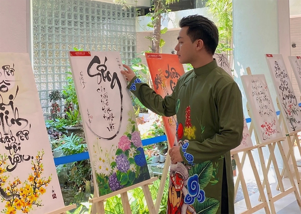 “Thời thế sinh con chữ” là điều mà ông đồ Trần Hiền chia sẻ