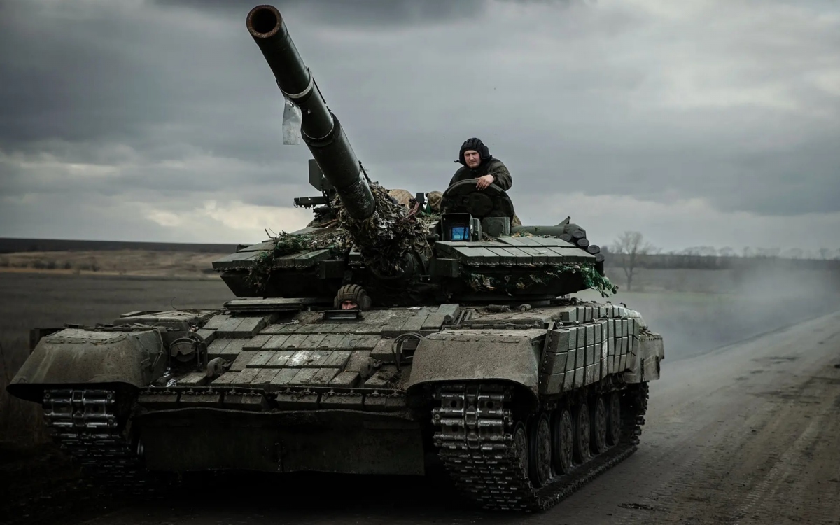 Xe tăng Ukraine ở vùng Donetsk. Ảnh: Nytimes.