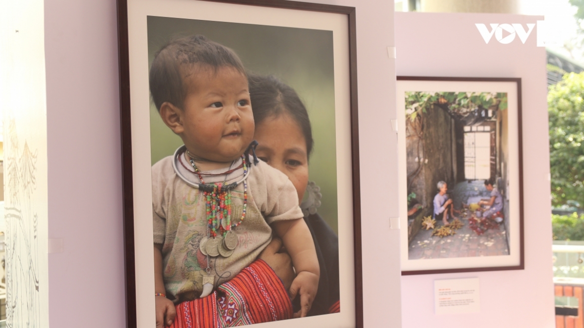 Triển lãm "Mẹ yêu con" diễn ra từ nay đến hết ngày 15/3/2024.