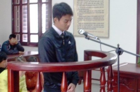 Bị cáo Ngô Bình Sơn trước vành móng ngựa cách đây 13 năm.