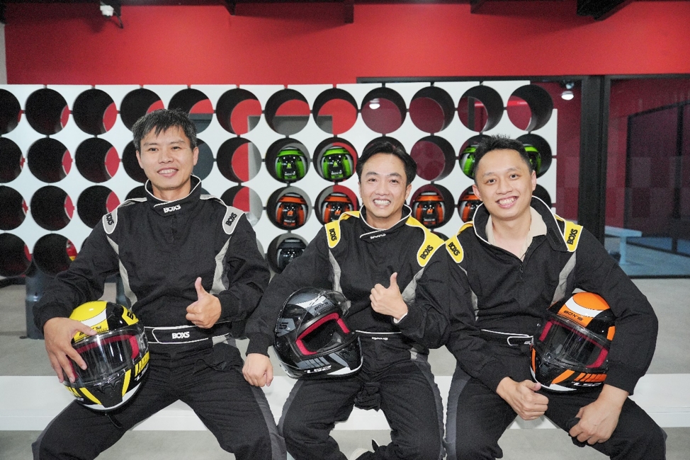 Doanh nhân Nguyễn Quốc Cường cùng Porsche Club Vietnam chính là những người đầu tiên ”mở bát” đường đua Go-kart tại City Park