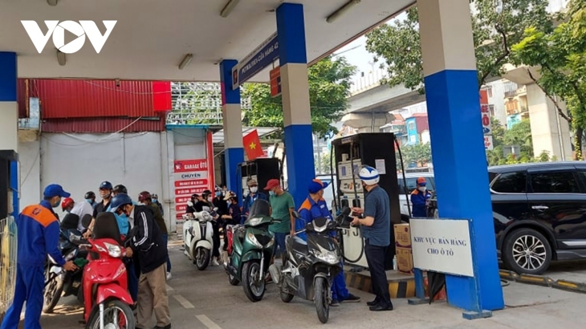 Theo quy định mới, ngay cả khi người mua không có nhu cầu thì người bán vẫn phải xuất hóa đơn điện tử theo từng lần bán. (Ảnh minh họa)