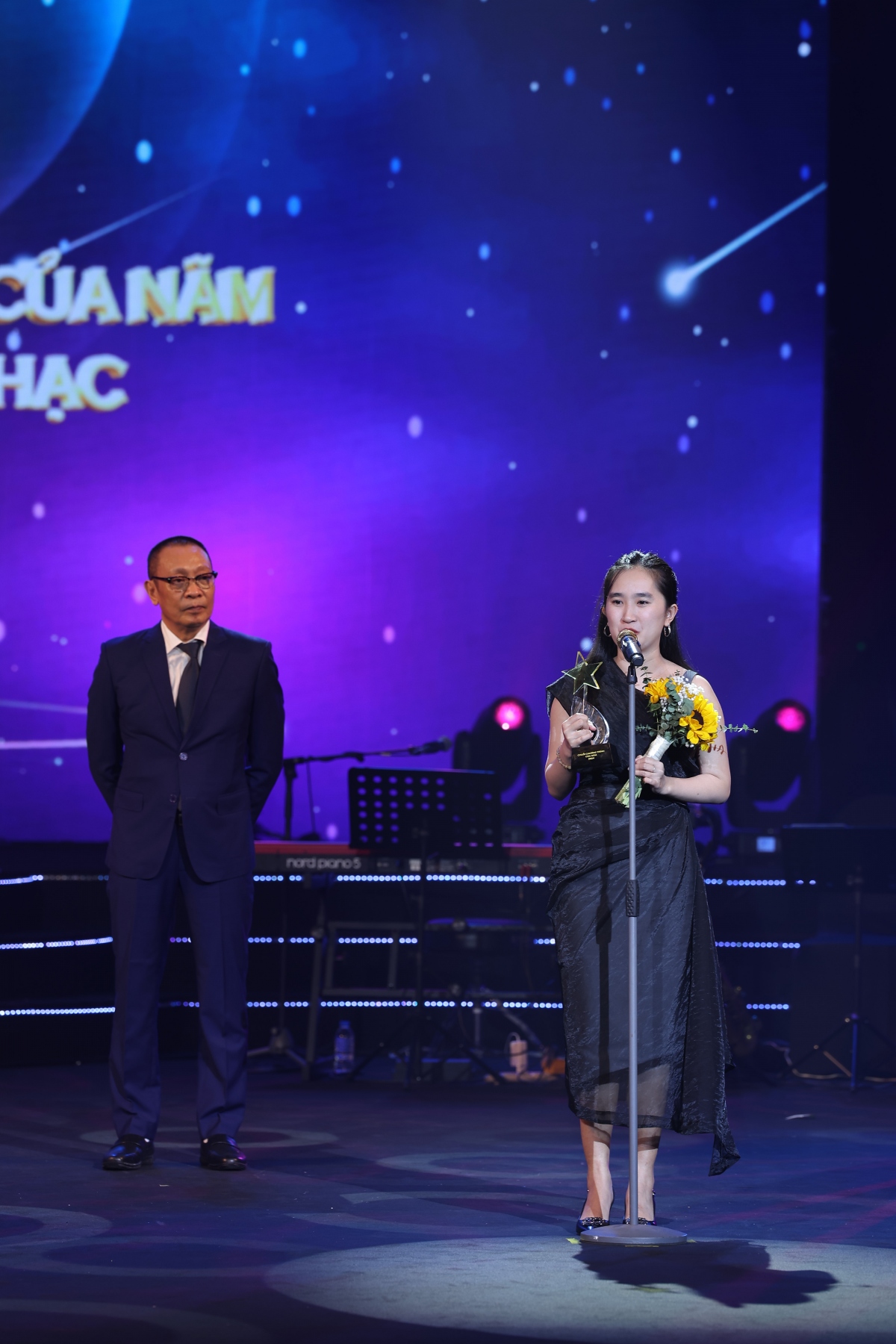 Ở hạng mục Chuỗi chương trình của năm, Thần tượng âm nhạc - Vietnam Idol 2023 đã được vinh danh.Cần phải nhắc lại, trong 5 đề cử ở hạng mục này có tới 3 là lễ hội âm nhạc ngoài trời đã gây được tiếng vang trong lòng khán giả yêu nhạc, đó là HAY Festival (HAY Glamping Music Festival), Monsoon Music Festival 2023 và GENfest (Cổng âm nhạc đa giác quan) và 1 sân chơi âm nhạc trên truyền hình như Vietnam Idol là Rap Việt 2023.