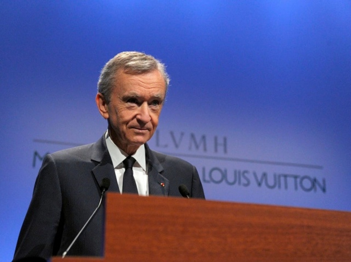 "Đế chế" LVMH của tỷ phú Bernard Arnault bao gồm nhiều thương hiệu lừng danh thế giới, trong đó có Louis Vuitton, Christian Dior, TAG Heuer, Hublot, Bvlgari, Tiffany...
