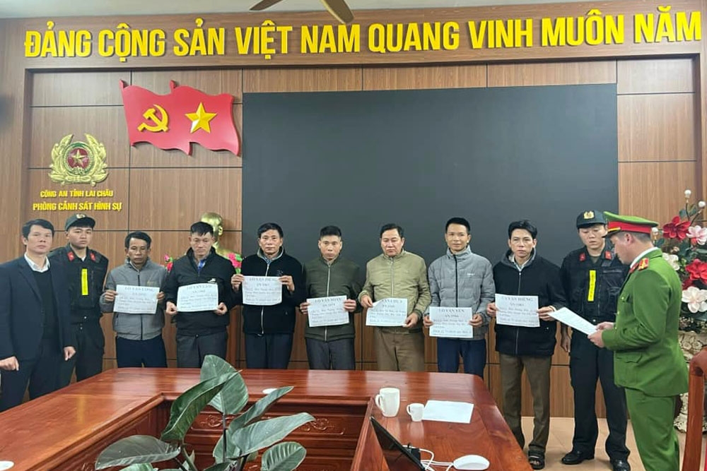 Chủ tài khoản facebook gây tin đồn cửa hàng bán vàng giả bị cơ quan công an triệu tập