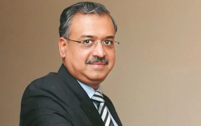 Tỷ phú Dilip Shanghvi giàu thứ 5 Ấn Độ, nắm giữ khoảng 25,8 tỷ USD. Ông là doanh nhân quyền lực trong ngành dược phẩm.