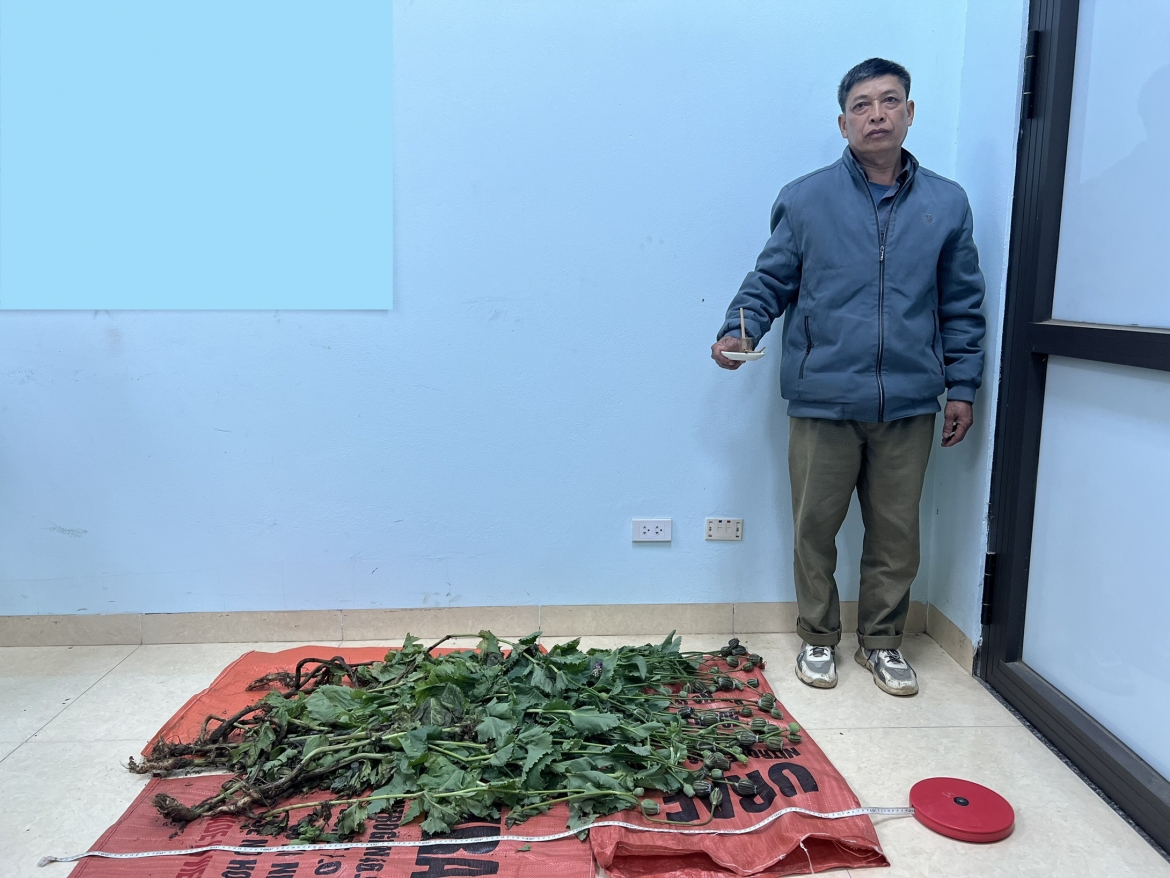 Đối tượng Phùng Văn Ton cùng toàn bộ vật chứng của vụ việc
