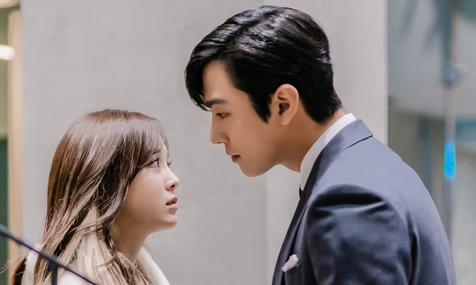 Tôi bất ngờ khi phát hiện sếp mới chính là mối tình đầu đã chia tay 7 năm trước. (Ảnh minh họa, nguồn: KT)