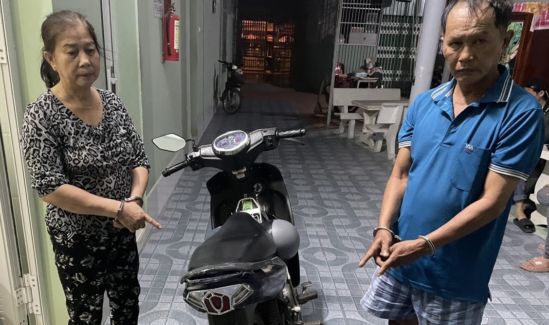 Công an tỉnh Đắk Nông đã bắt giữ Nguyễn Văn Thình và Đặng Thị Thu Yến khi đang lẩn trốn trên địa bàn xã Hòa Minh, huyện Tuy Phong, tỉnh Bình Thuận. (Ảnh: Công an Đắk Nông cung cấp)