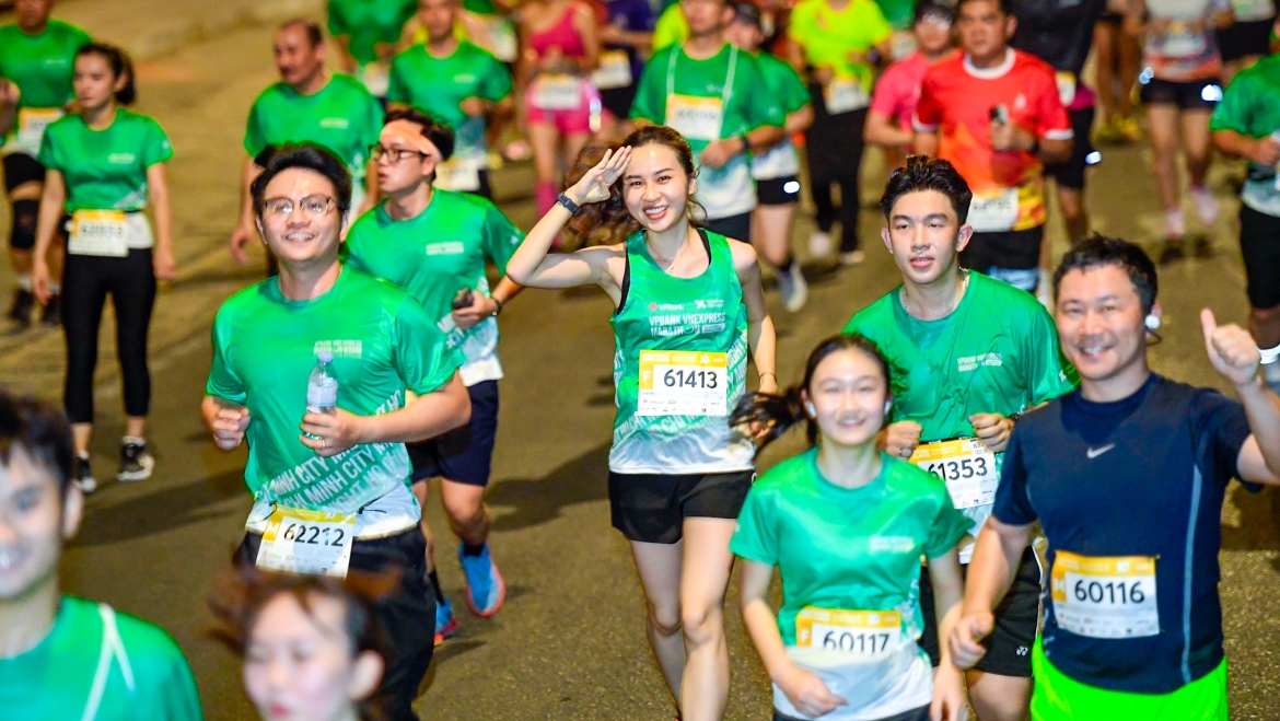 Giải chạy đêm VPBank VnExpress Marathon Ho Chi Minh City Midnight thu hút đến hơn 11.000 vận động viên tham gia (Ảnh: BTC)