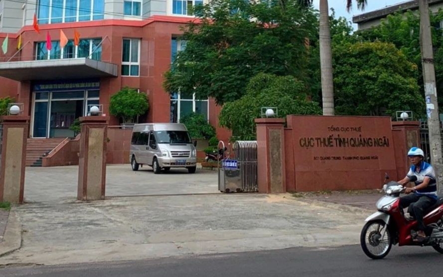 Tạm dừng xuất cảnh là 1 trong 7 biện pháp ngành thuế cưỡng chế để đòi nợ thuế