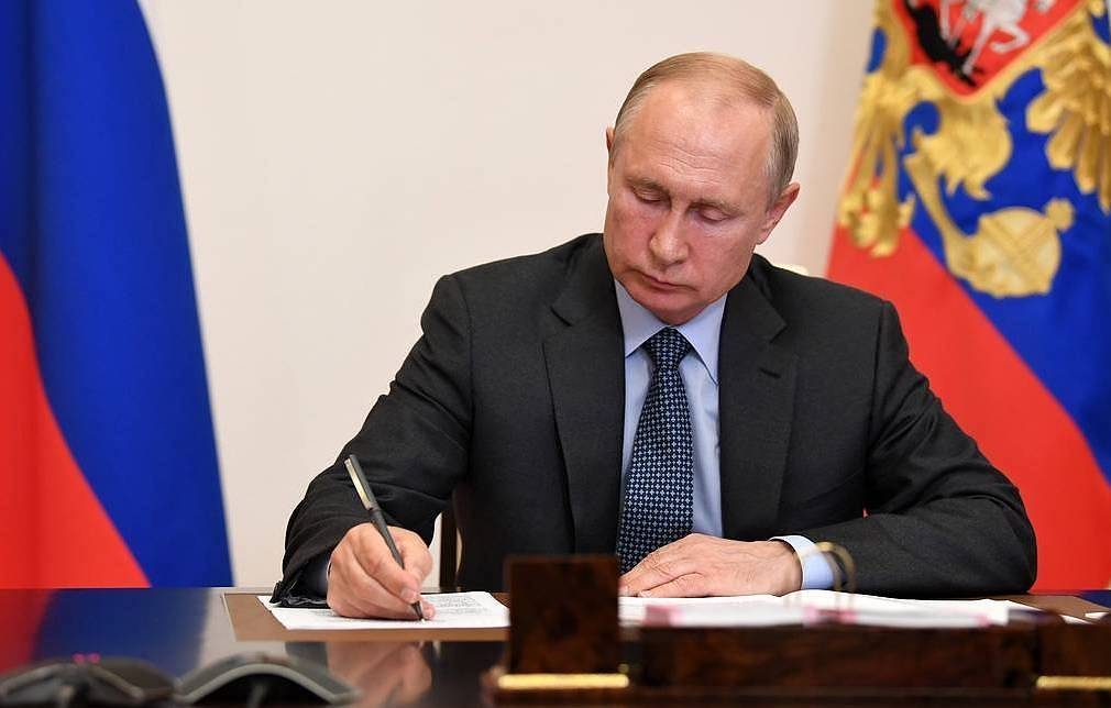 Tổng thống Nga Vladimir Putin vừa ký sắc lệnh kêu gọi 150.000 công dân đi nghĩa vụ quân sự theo luật định. Ảnh: TASS