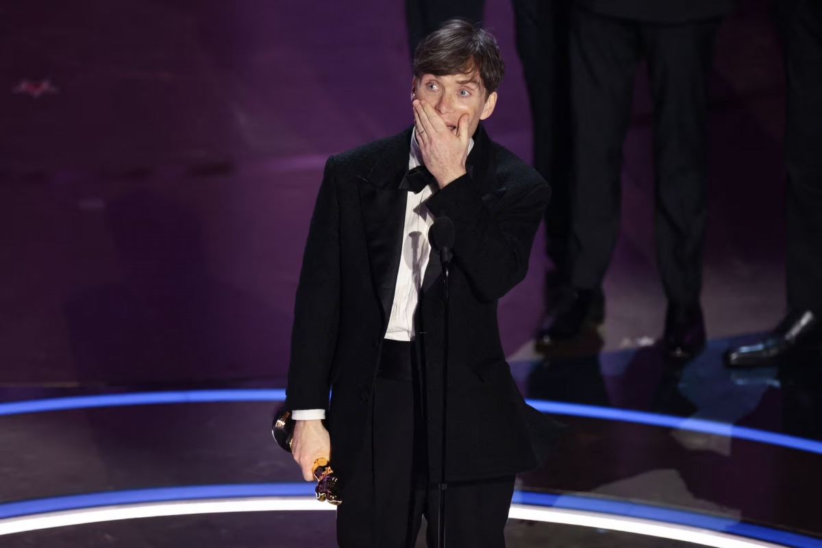 Tượng vàng Nam diễn viên chính xuất sắc nhất Oscar 2024 đã gọi tên Cillian Murphy. Ảnh: Reuters