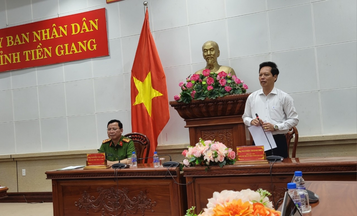 Lãnh đạo UBND tỉnh và Ban Giám đốc Công an tỉnh Tiền Giang chủ trì buổi họp báo.