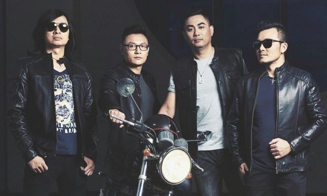 Đại diện nhóm nhạc Bức Tường khẳng định việc tự ý đưa các bài hát trong 5 album của nhóm lên các nền tảng nhạc số là hành vi xâm phạm quyền sở hữu trí tuệ. Mặt khác việc đăng tải những bài hát với chất lượng âm thanh không tốt là không tôn trọng khán giả. "Bức Tường luôn mong muốn đem đến cho khán giả những trải nghiệm tốt nhất về âm thanh, đi kèm với đó là lựa chọn đơn vị phát hành uy tín. Việc đưa các bài hát trong 5 album của Bức Tường lên các nền tảng nhạc số không được sự đồng ý của nhóm và gia đình cố nhạc sĩ Trần Lập là hành vi xâm phạm quyền sở hữu trí tuệ. Mặt khác những bài hát được đưa lên các nền tảng với chất lượng âm thanh không tốt là không tôn trọng khán giả của Bức Tường", đại diện nhóm khẳng định. (Nguồn: Tiền Phong)