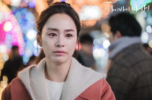 Tạo hình của Kim Tae Hee khi vào vai người mẹ ân cần theo dõi sự trưởng thành của con gái