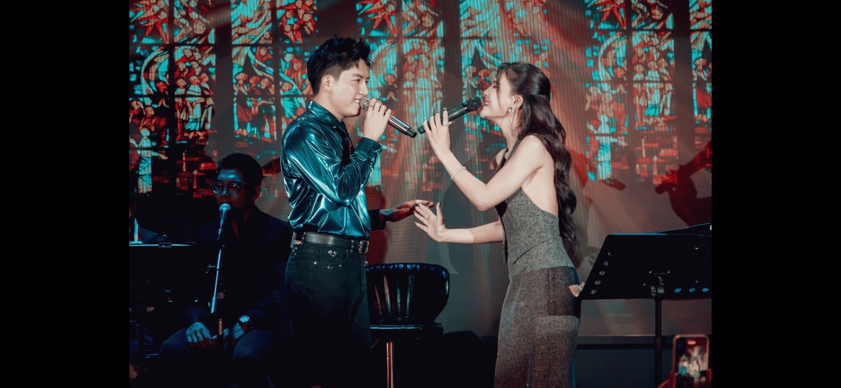 Hà Nhi và Anh Tú song ca trong đêm nhạc