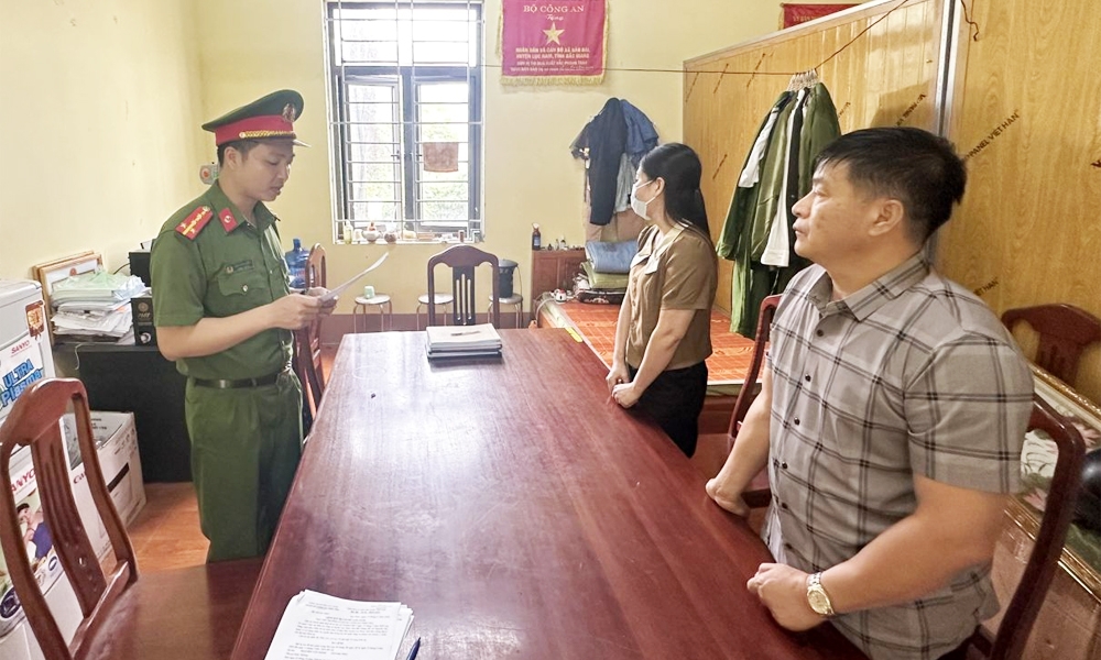 Cơ quan CSĐT đọc lệnh bắt bị can để tạm giam đối với Nguyễn Văn Năng