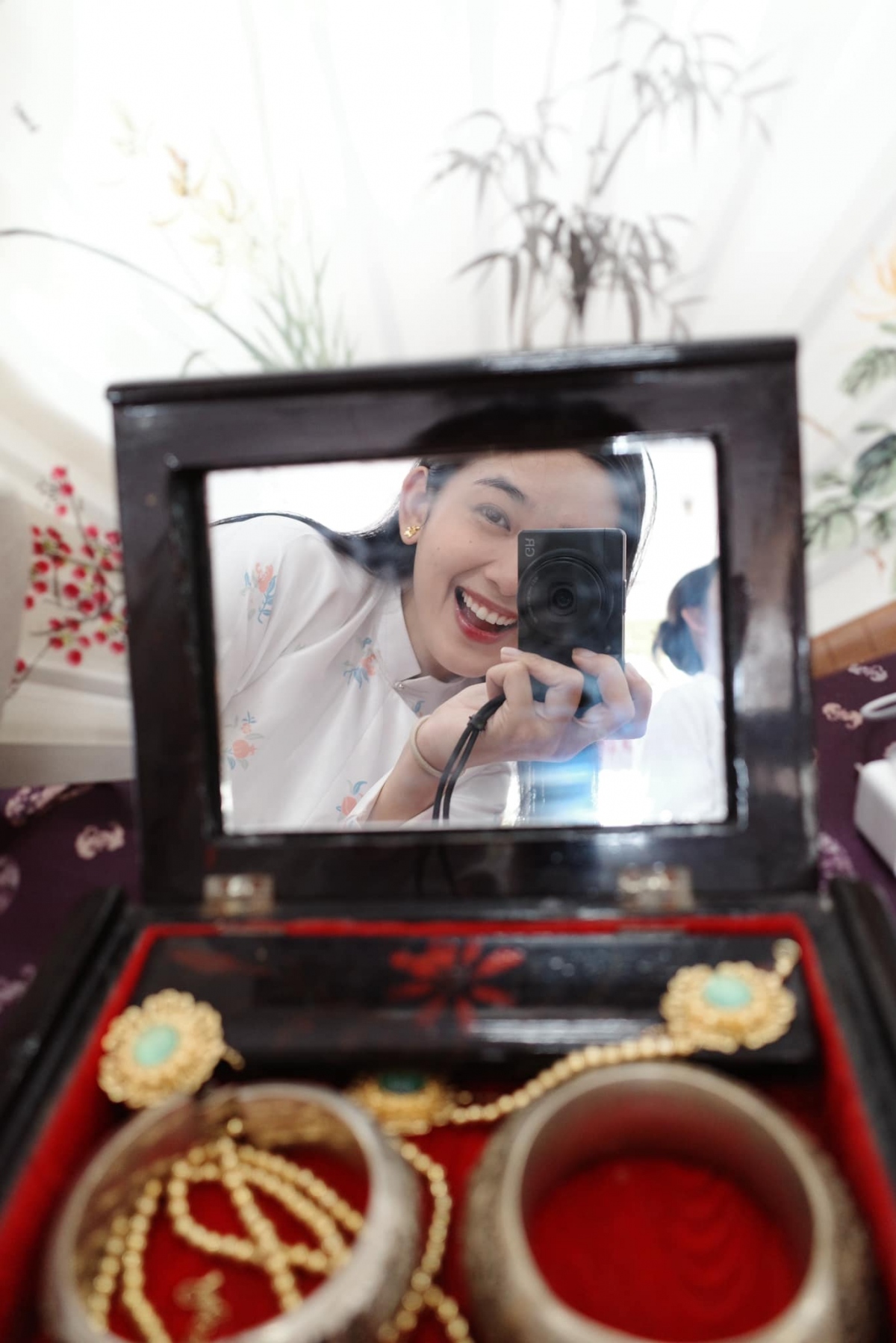 Ở "Ngày xưa có một chuyện tình" Ngọc Xuân đóng cùng Avin Lu - vai Vinh “còm” - chàng trai thư sinh, tính tình ôn hòa và sống nội tâm và Đỗ Nhật Hoàng - vai Phúc - chàng trai phong trần có ngoại hình rắn chắc, tính tình bộc trực và tràn đầy nhiệt huyết.