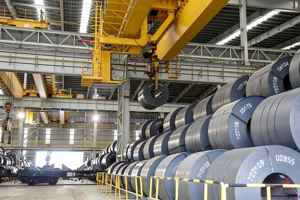 Lượng nhập khẩu thép cán nóng (HRC) đã tăng mạnh trong những tháng đầu năm 2024. Ảnh: Báo Hải quan